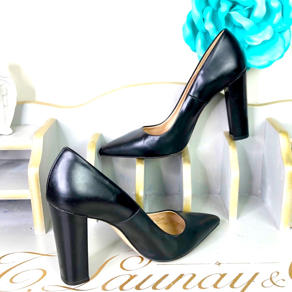 Zara basic collection black leather point toe shoe
